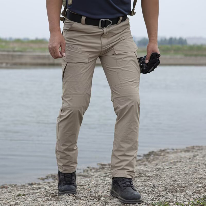 Mens Fashion Cargo Pants - กางเกงคาร์โก้เดินป่ากลางแจ้งสำหรับผู้ชาย แฟชั่นลำลอง น้ำหนักเบา คลาสสิก หลายกระเป๋า ผ้าสีพื้นอเนกประสงค์