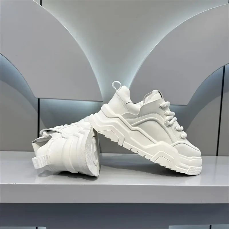 รองเท้าผ้าใบผู้ชายสไตล์ดีไซเนอ - Mens Fashion Trainers 2025 บทวิจารณ์และราคา
