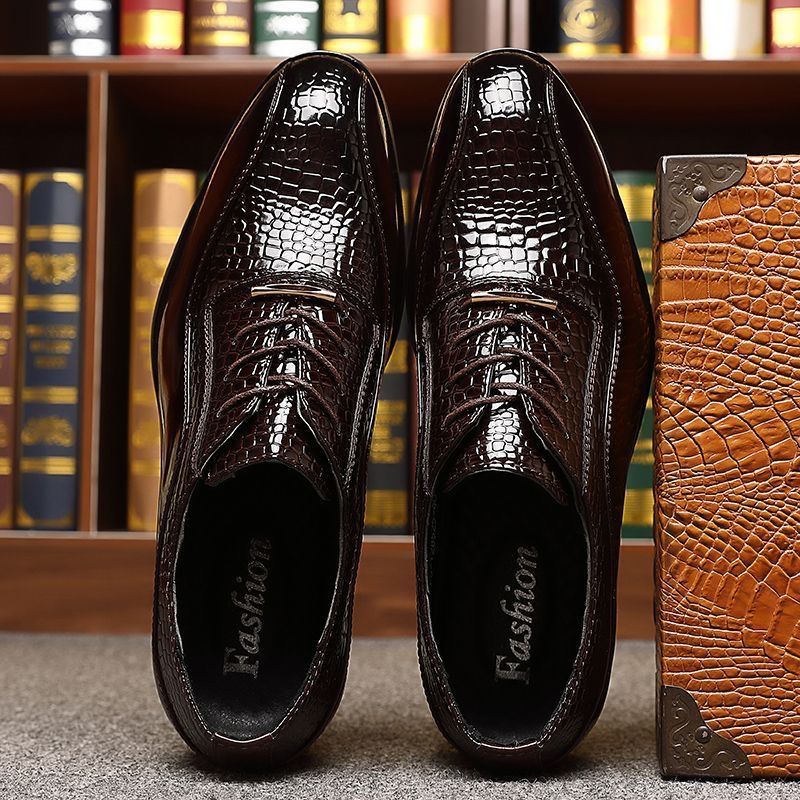 รองเท้าหนังแก้วผู้ชายสไตล์อังก - Mens Fashion Dress บทวิจารณ์และราคา