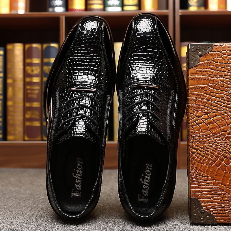 รองเท้าหนังแก้วผู้ชายสไตล์อังก - Mens Fashion Dress บทวิจารณ์และราคา
